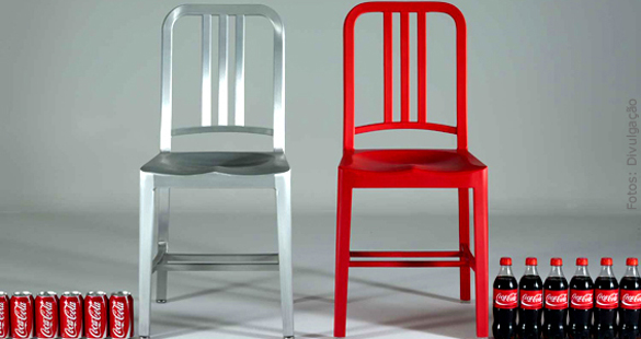 Cadeira clássica incentiva reciclagem de garrafas pet de Coca-Cola