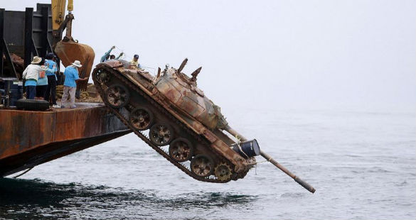 Recifes artificiais ou depósito de lixo?