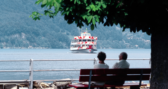 Cruzeiros noturnos no Lago Brienz