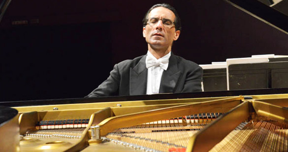 Alvaro Siviero interpreta Brahms na Sala São Paulo