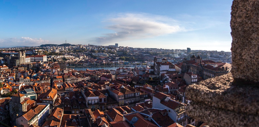 Torre dos Clérigos na cidade do Porto, Portugal
