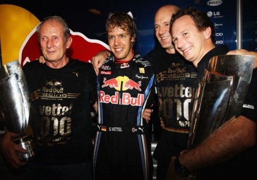 Dr. Helmut Marko, Sebastian Vettel, Adrian Newey e Christian Horner - Getty Images