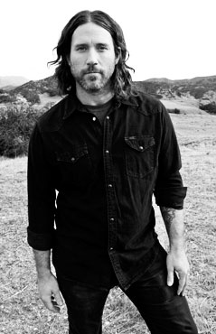 Um cara chamado Chuck Ragan