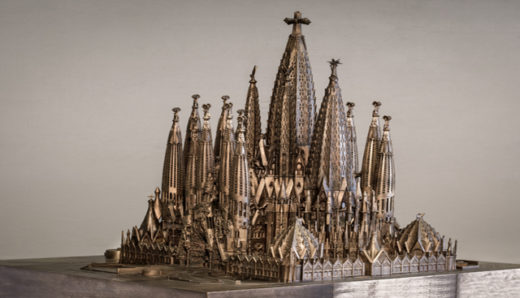 Maquete do conjunto da Basílica da Sagrada Família em exposição no Instituto Tomie Ohtake, em São Paulo. Foto: Divulgação