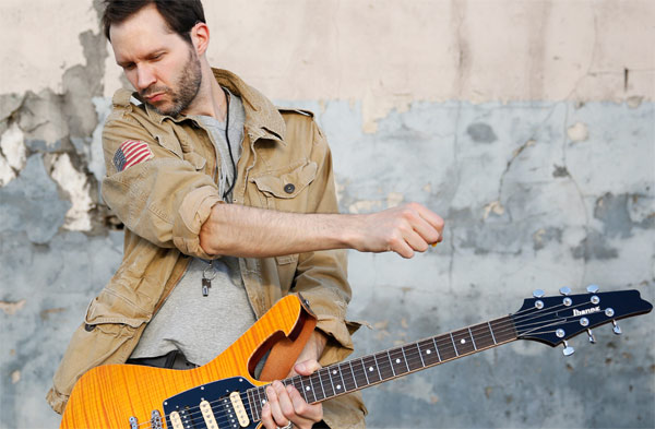 Paul Gilbert faz única apresentação em São Paulo