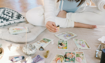 Setembro de 2025: A Alquimia do Tarô e os Astros — Planos de Transformação para Cada Signo