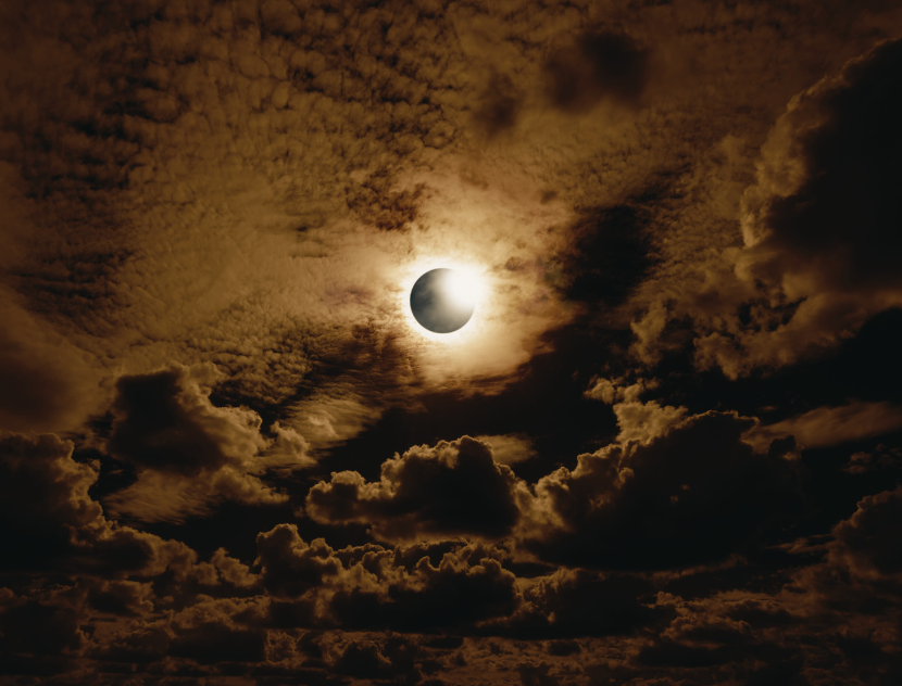 Eclipse Solar Total em Áries – 8 de Abril de 2025